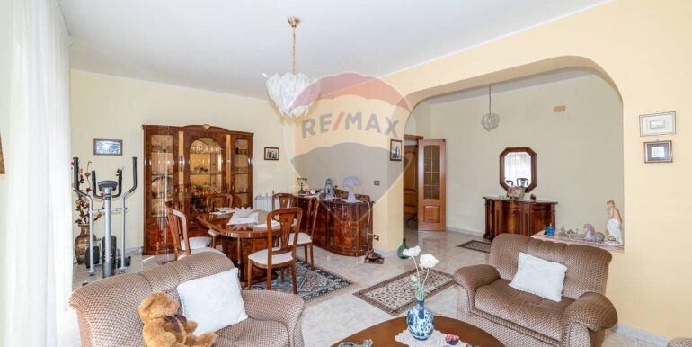 20251114170725-1000828-12