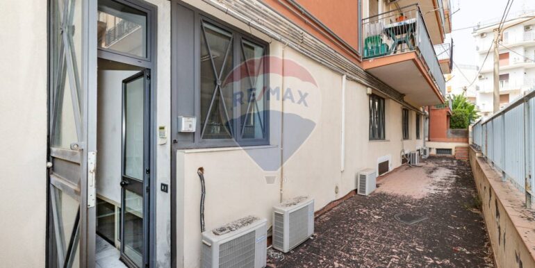 20251114174023-1000862-2