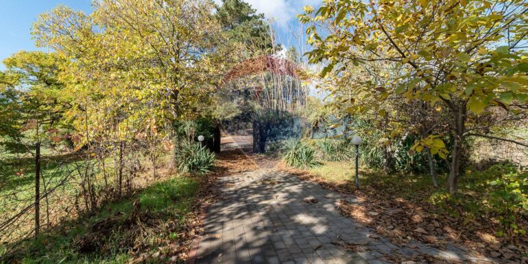 20251114180229-893911-49