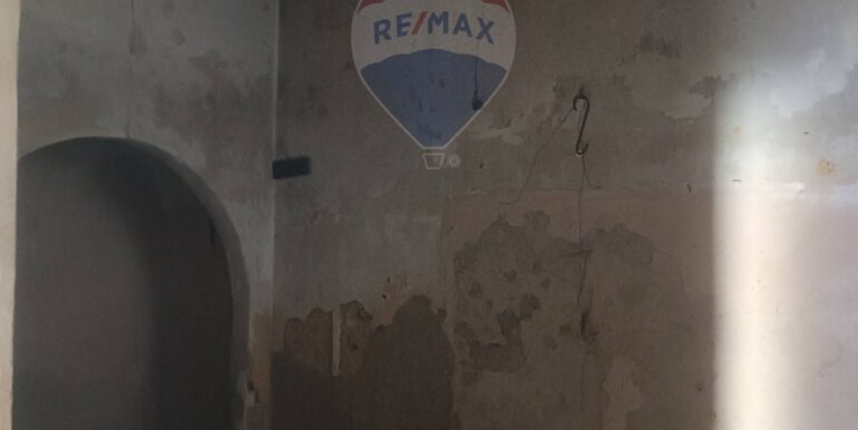 20251114181046-991358-6