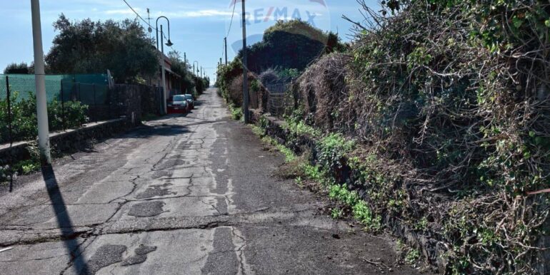 20251114181509-999731-12