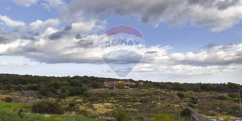 20251114182647-1000866-4