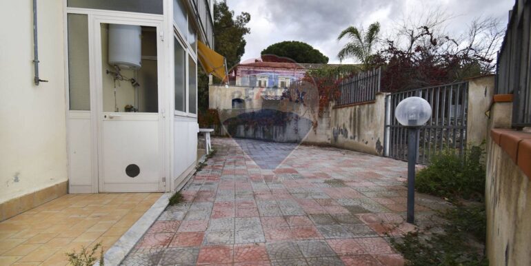 20251114182705-1000866-11