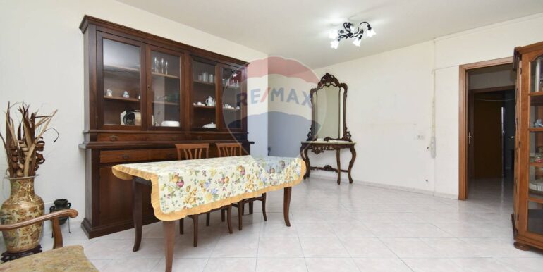 20251114182715-1000866-15