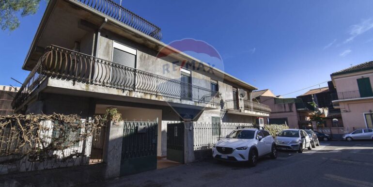 20251114183921-1000881-2