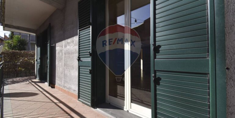 20251114183926-1000881-4