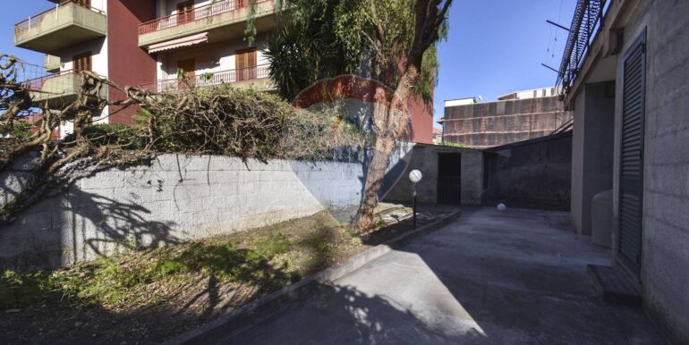 20251114183933-1000881-7