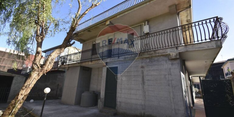 20251114183935-1000881-8