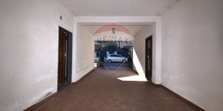 20251114183945-1000881-12