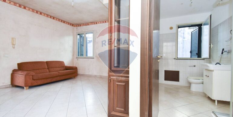 20251114183956-1000881-18