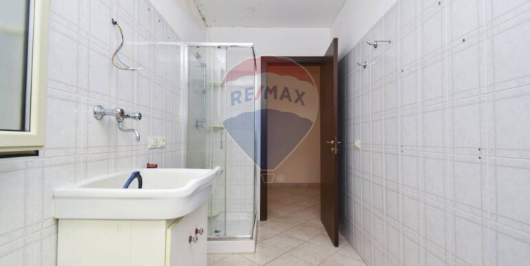 20251114184000-1000881-20