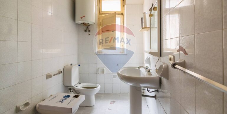 20251114184913-1000879-4