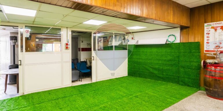 20251114185038-1000879-18