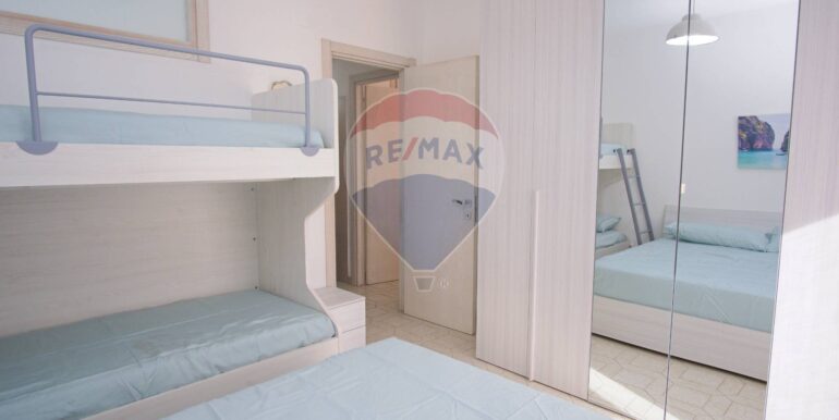 20251114192241-999735-7