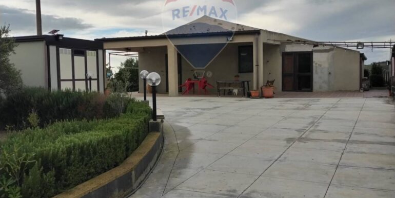 2025111484416-1000690-4