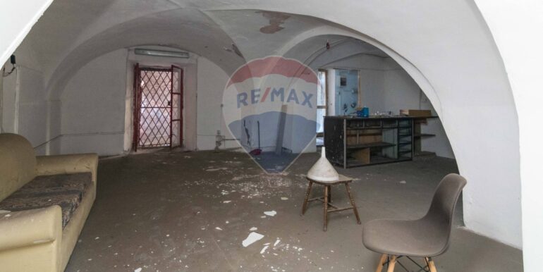 20251115120348-1000916-4