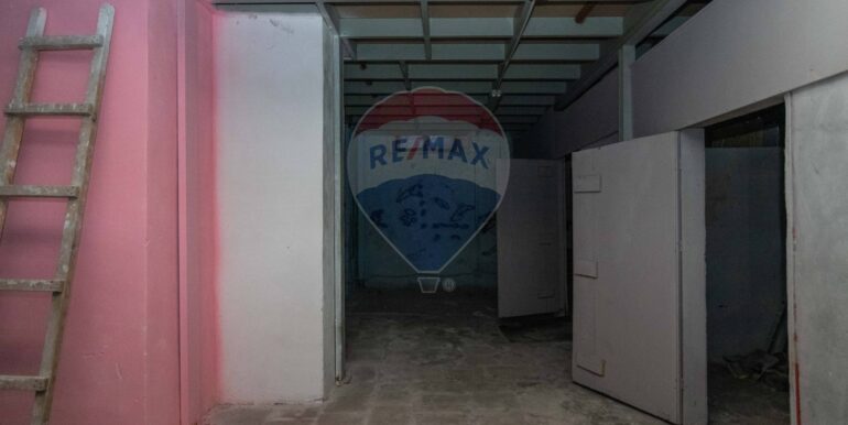 20251115120356-1000916-8