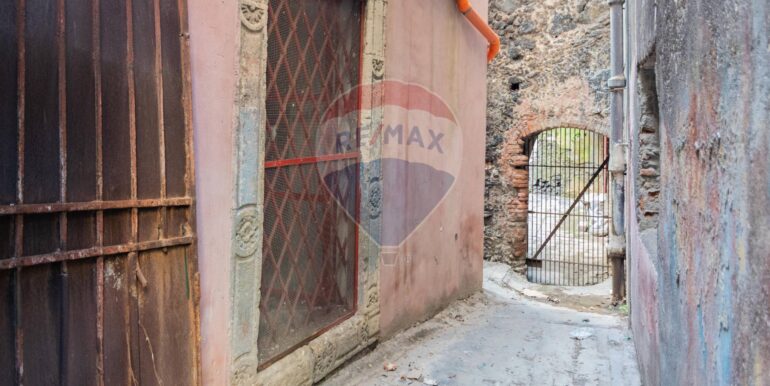 20251115120401-1000916-10