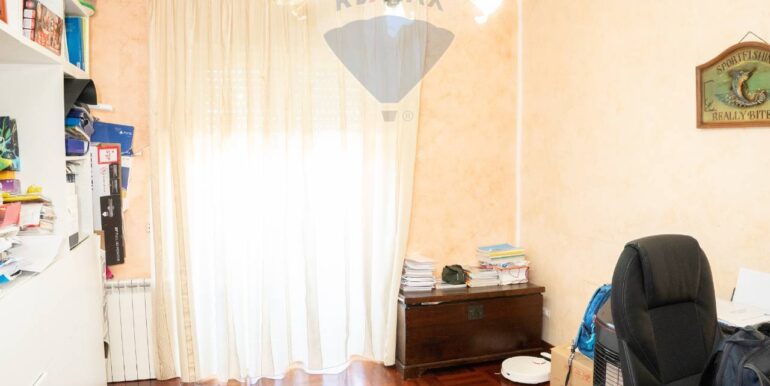 20251115185657-1000886-5