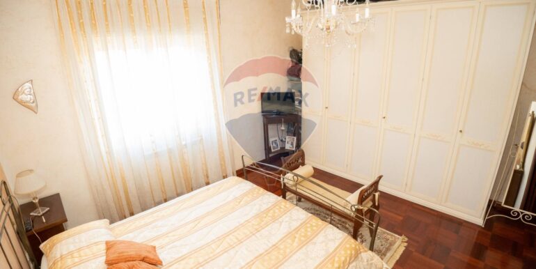 20251115185708-1000886-8