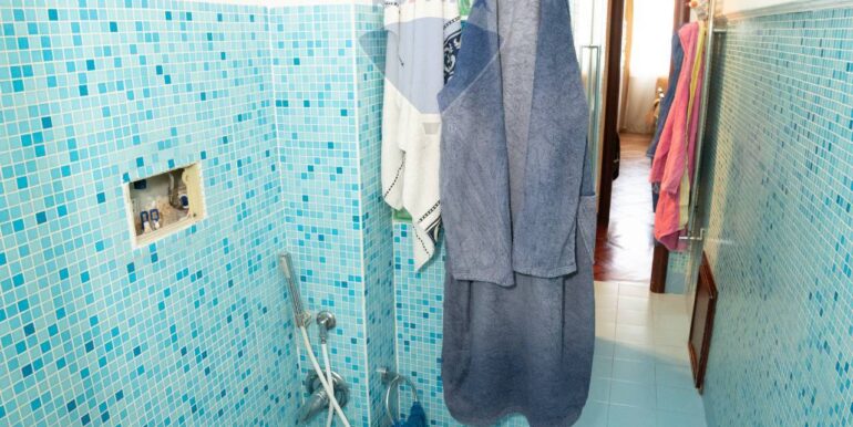 20251115185734-1000886-15