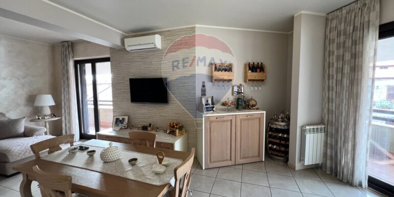 20251116193436-1000952-5