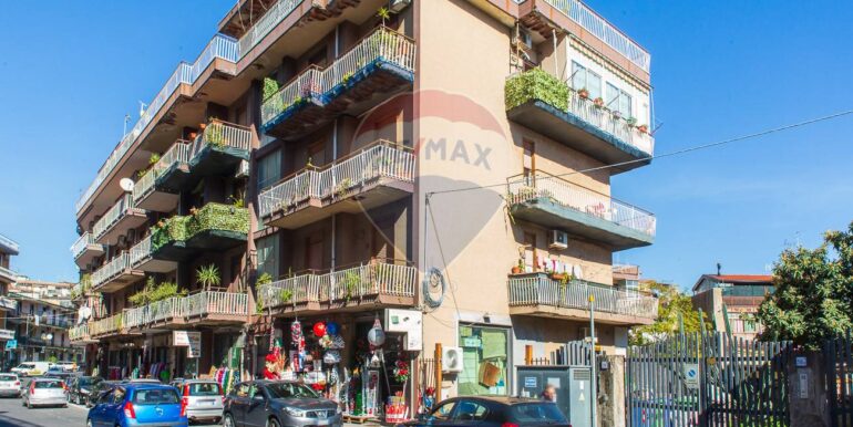 20251116210018-1000948-2