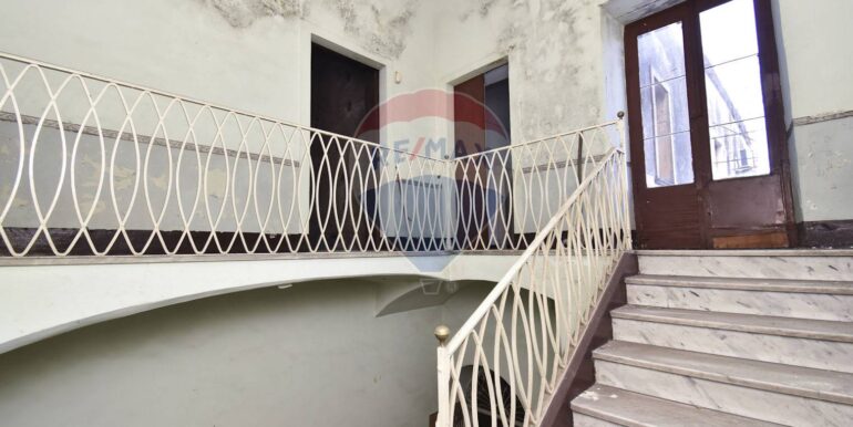 20251117171028-1001109-17