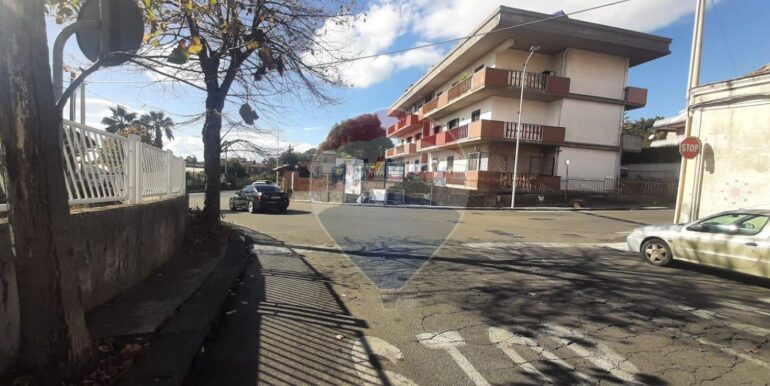 20251117185222-1001119-22