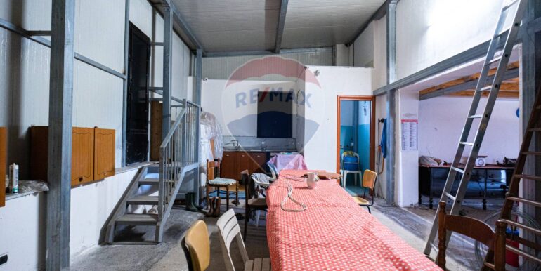 20251117211608-1001305-10