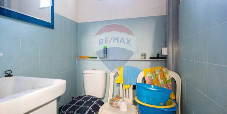 20251117211608-1001305-8