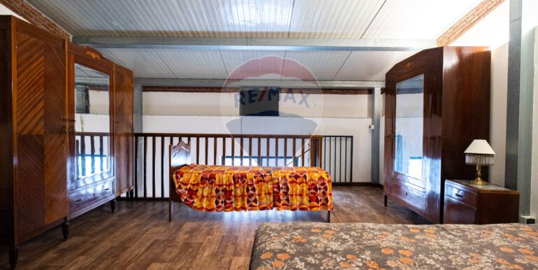 20251117211609-1001305-14