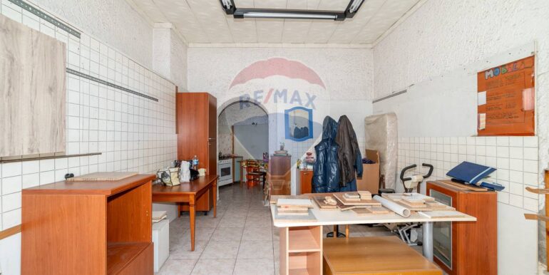 2025111793657-1000967-9