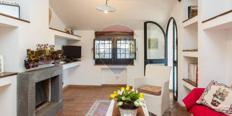 20251118105808-1001382-8