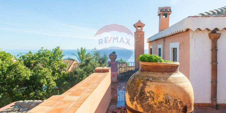 20251118105852-1001382-21