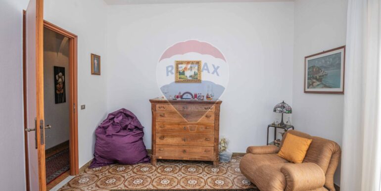 20251118113929-994094-11