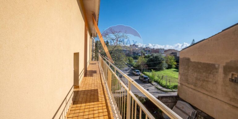 20251118113932-994094-12