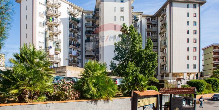 20251118120654-1001409-1