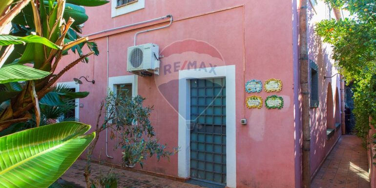 20251118141402-1002027-5