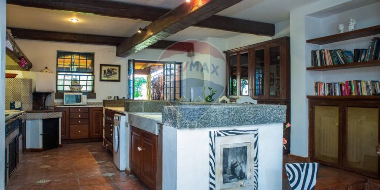 20251118141520-1002027-24