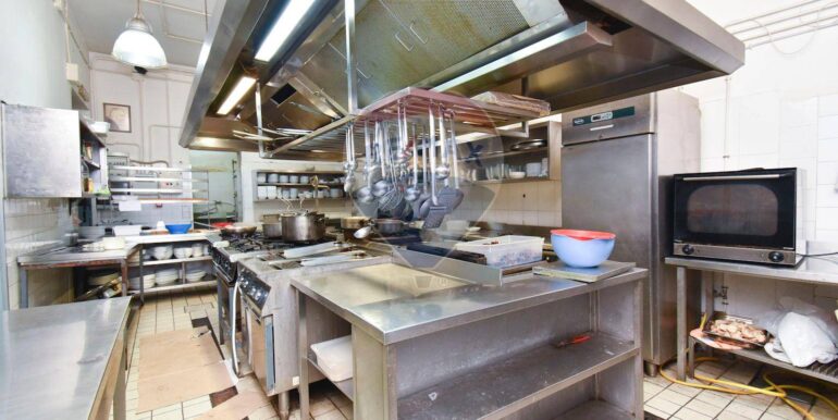 20251118143515-1002030-18