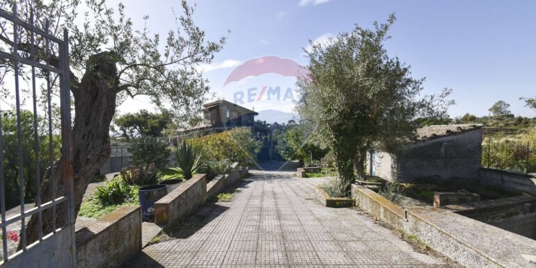 20251119120713-1002192-1