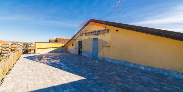 20251119175358-1002305-9