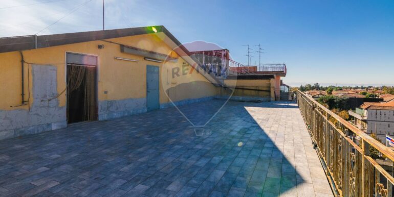 20251119175422-1002305-11