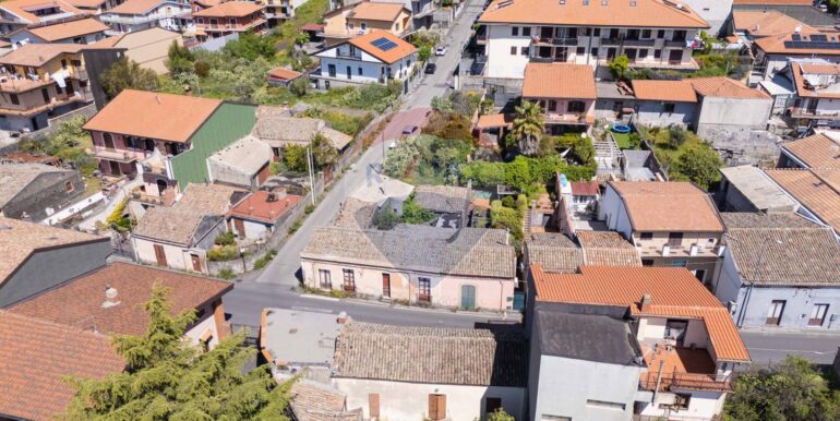 20251119183343-1002333-11