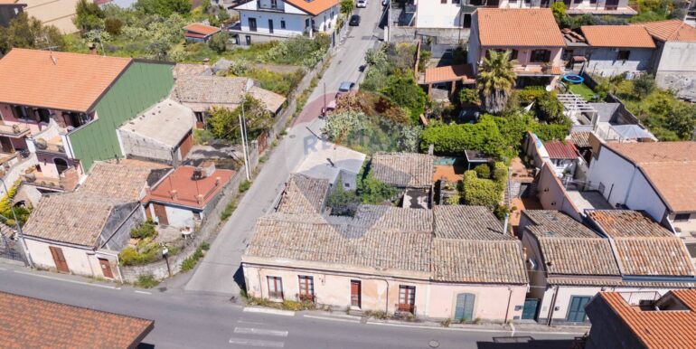 20251119183344-1002333-12