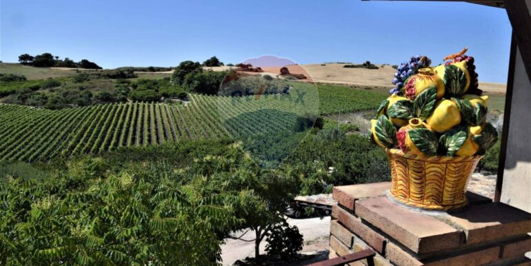 20251119224320-863699-12