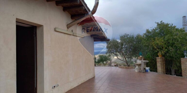 20251119224341-863699-20