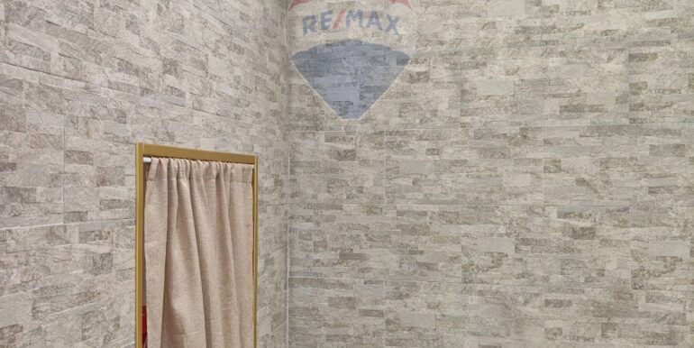 20251120114707-1001302-3