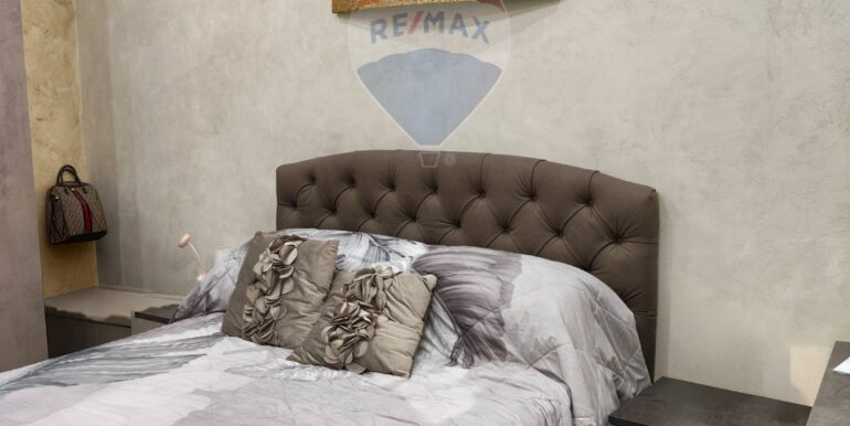 20251120114712-1001302-5